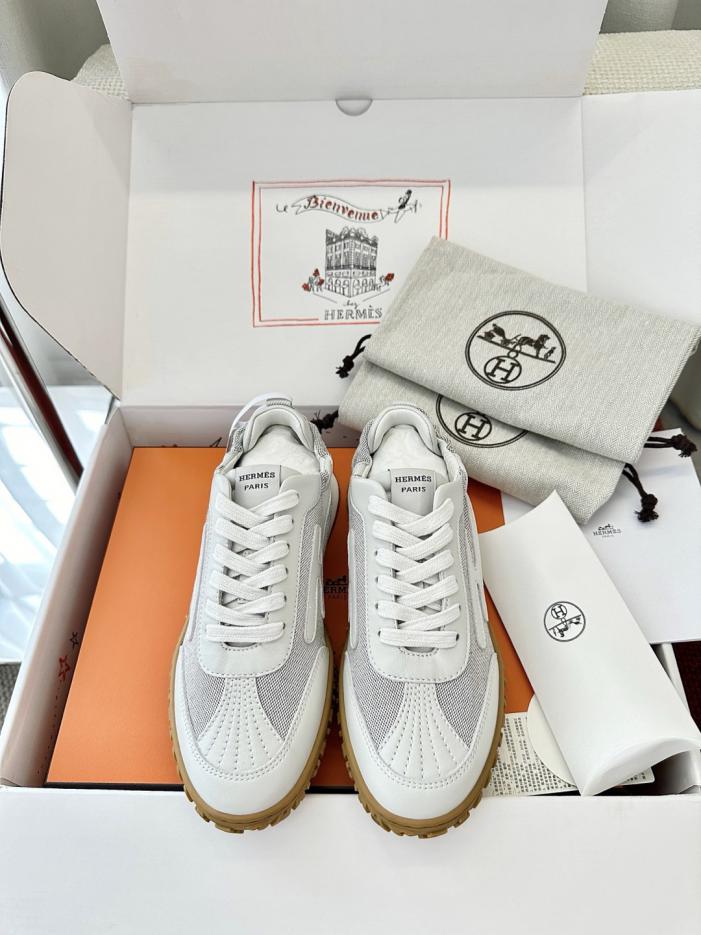 repliche,replica,perfette,siti di,affidabili,migliori siti,dove comprare,1:1,scarpe da ginnastica Le nuove sneakers Jet di Hermes, in pelle bianca (ET2DJS)