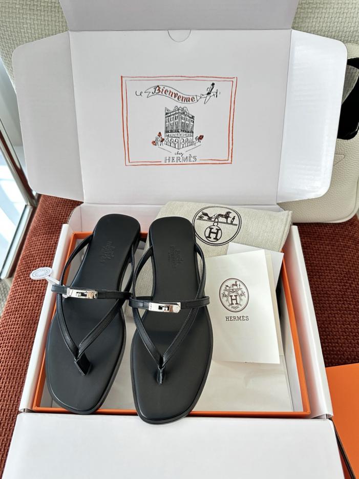 repliche,replica,perfette,siti di,affidabili,migliori siti,dove comprare,1:1,scarpe da ginnastica Sandali infradito Hermes New Miss, neri (QKOQ8V)
