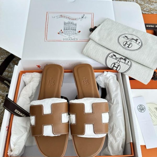 Pantofole Hermes Primavera/Estate Oran Classic a forma di H con diamanti in pelle di vitello marrone (92HIT6)