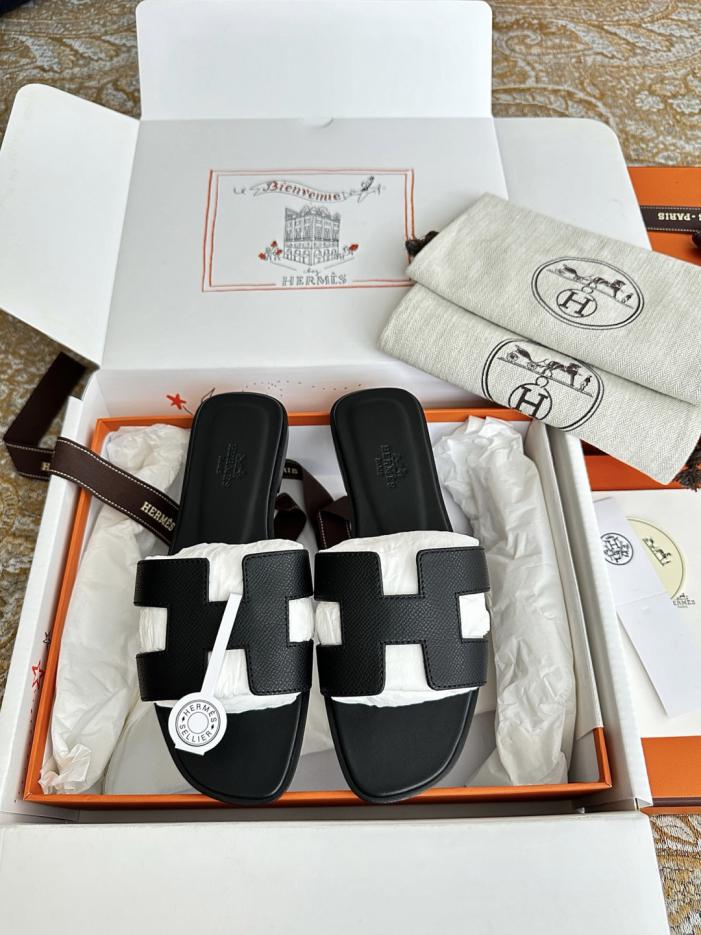 repliche,replica,perfette,siti di,affidabili,migliori siti,dove comprare,1:1,scarpe da ginnastica Borsa Hermes H-Trailer classica Oran con diamanti, in pelle nera a grana di palma, collezione Primavera/Estate (RAM9U1)