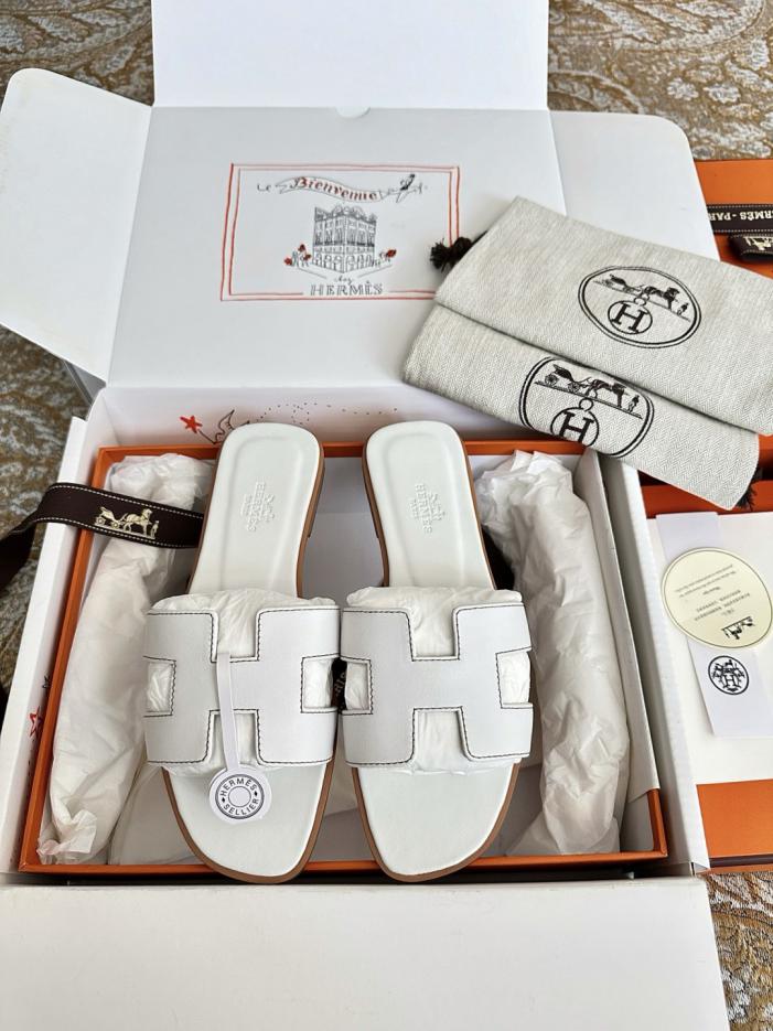 repliche,replica,perfette,siti di,affidabili,migliori siti,dove comprare,1:1,scarpe da ginnastica Pantofole Hermes Primavera/Estate Oran Classic a forma di H con diamanti in pelle di vitello bianca (ZQ5I5J)