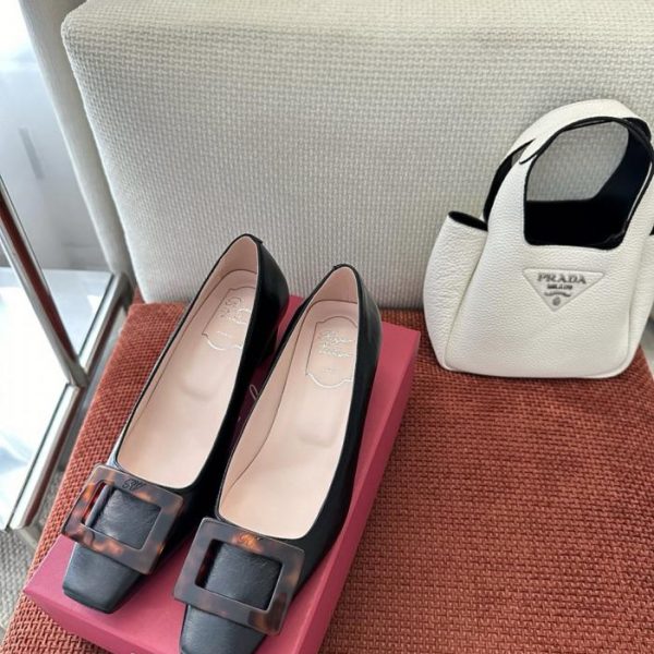 Le nuove décolleté Belle Viver in pelle nera di Roger Viver (G58X4T)