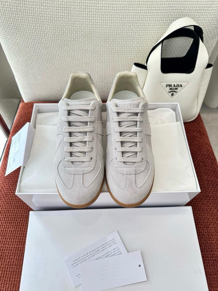 repliche,replica,perfette,siti di,affidabili,migliori siti,dove comprare,1:1,scarpe da ginnastica Scarpe da ginnastica Maison Margiela Classic Replica German Training – Stile celebrità – Grigio/Bianco, rivestimento in pelle di vitello/camoscio/tessuto (MK7VE3) repliche,replica,perfette,siti di,affidabili,migliori siti,dove comprare,1:1,scarpe da ginnastica Scarpe da ginnastica Maison Margiela Classic Replica German Training – Stile celebrità – Grigio/Bianco, rivestimento in pelle di vitello/camoscio/tessuto (MK7VE3)