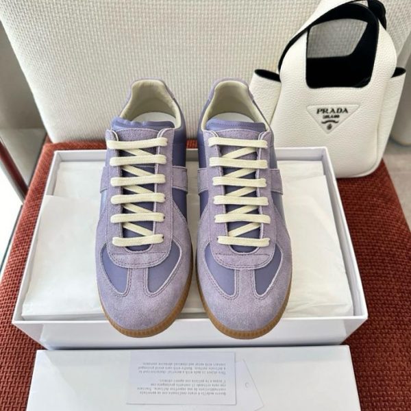 repliche,replica,perfette,siti di,affidabili,migliori siti,dove comprare,1:1,scarpe da ginnastica Sneakers Maison Margiela Classic Replica German Training – Viola, realizzate in pelle di vitello e tessuto scamosciato (R8JRHO)