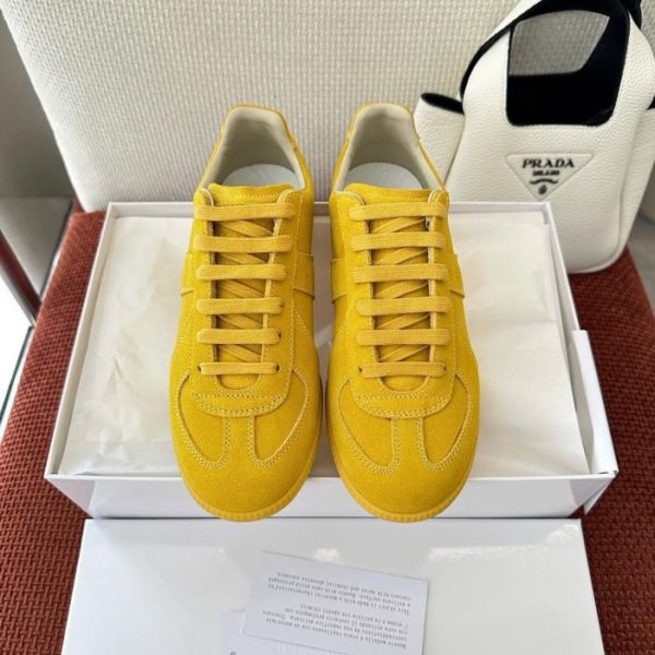 repliche,replica,perfette,siti di,affidabili,migliori siti,dove comprare,1:1,scarpe da ginnastica Sneakers Maison Margiela Classic Replica German Training – Gialle, realizzate in pelle di vitello e tessuto scamosciato (JL2TCQ)