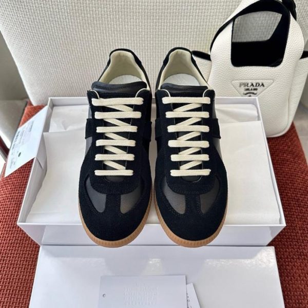 repliche,replica,perfette,siti di,affidabili,migliori siti,dove comprare,1:1,scarpe da ginnastica Sneakers Maison Margiela Classic Replica German Training – Nere, realizzate in pelle di vitello, camoscio e tessuto (665FQK)