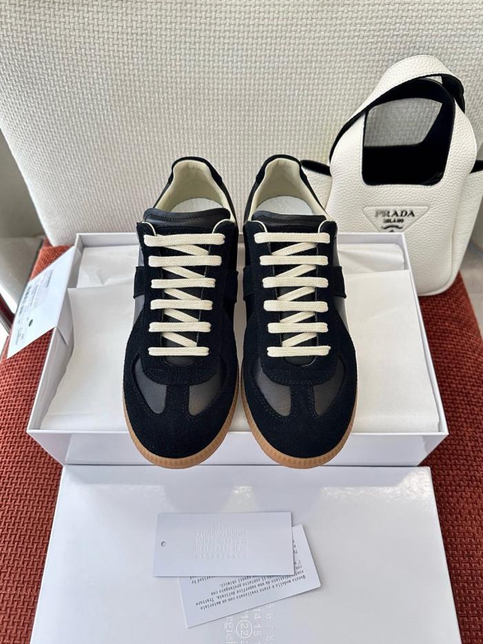 repliche,replica,perfette,siti di,affidabili,migliori siti,dove comprare,1:1,scarpe da ginnastica Sneakers Maison Margiela Classic Replica German Training – Nere, realizzate in pelle di vitello, camoscio e tessuto (665FQK) repliche,replica,perfette,siti di,affidabili,migliori siti,dove comprare,1:1,scarpe da ginnastica Sneakers Maison Margiela Classic Replica German Training – Nere, realizzate in pelle di vitello, camoscio e tessuto (665FQK)