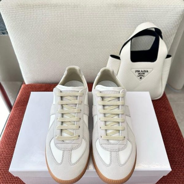 repliche,replica,perfette,siti di,affidabili,migliori siti,dove comprare,1:1,scarpe da ginnastica Scarpe da allenamento Maison Margiela Classic Replica German, stile celebrità, bianco slavato – pelle di vitello, camoscio e tessuto (GEN012)