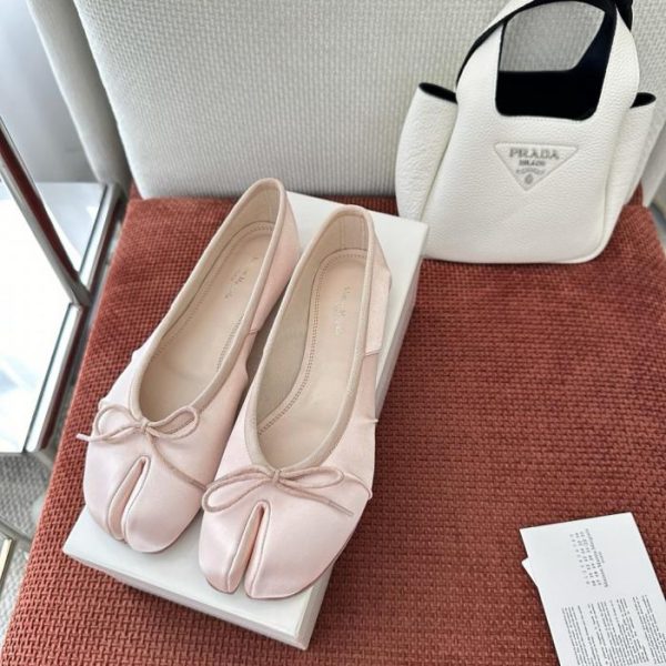 repliche,replica,perfette,siti di,affidabili,migliori siti,dove comprare,1:1,scarpe da ginnastica Maison Margiela Ballerine Tabi Satin con punta divisa, Rosa, Raso di seta (LDX03E)