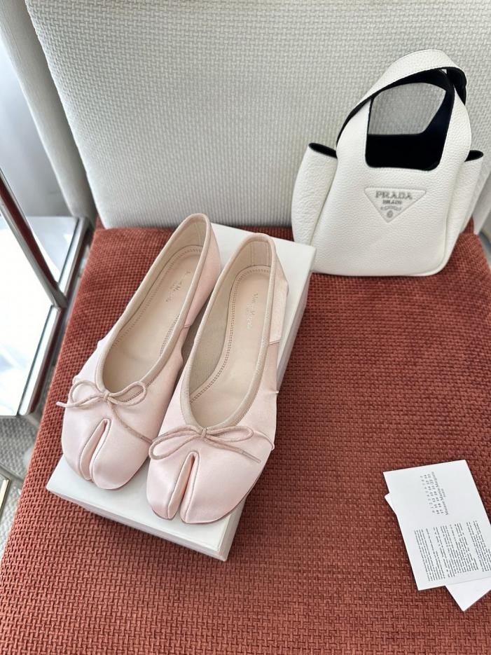 repliche,replica,perfette,siti di,affidabili,migliori siti,dove comprare,1:1,scarpe da ginnastica Maison Margiela Ballerine Tabi Satin con punta divisa, Rosa, Raso di seta (LDX03E) repliche,replica,perfette,siti di,affidabili,migliori siti,dove comprare,1:1,scarpe da ginnastica Maison Margiela Ballerine Tabi Satin con punta divisa, Rosa, Raso di seta (LDX03E)