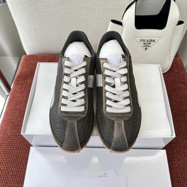 repliche,replica,perfette,siti di,affidabili,migliori siti,dove comprare,1:1,scarpe da ginnastica Le nuove scarpe da corsa casual Sprinters di Maison Margiela in pelle bovina verde oliva (3LCJD3)