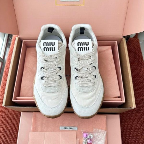 Sneakers MIUMIU New Tyre in pelle color avorio (ZM9FAK)