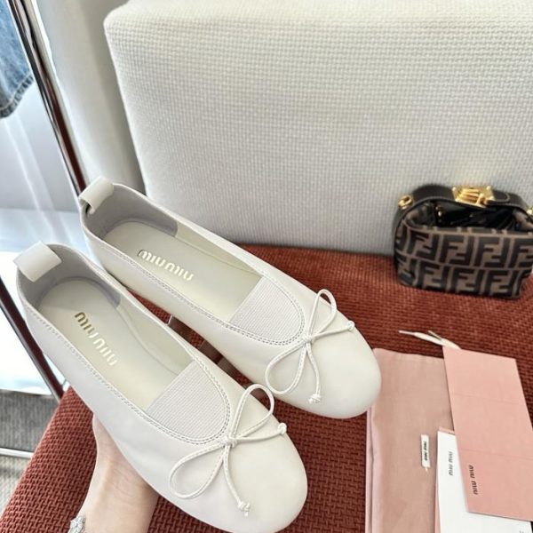 MIUMIU Nuove ballerine con fiocco - Bianche (16AG9S)
