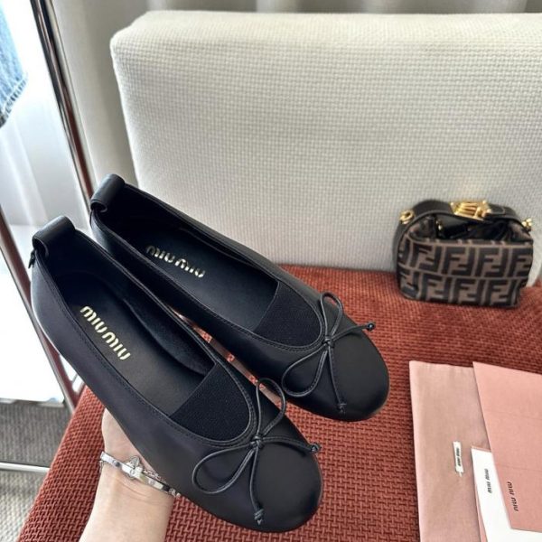 MIUMIU Nuove ballerine con fiocco - Nere (CGYTIO)
