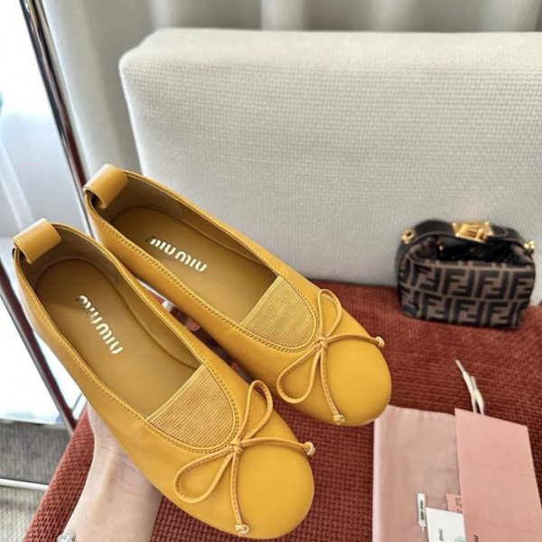 MIUMIU Nuove ballerine con fiocco (E6FYL0)