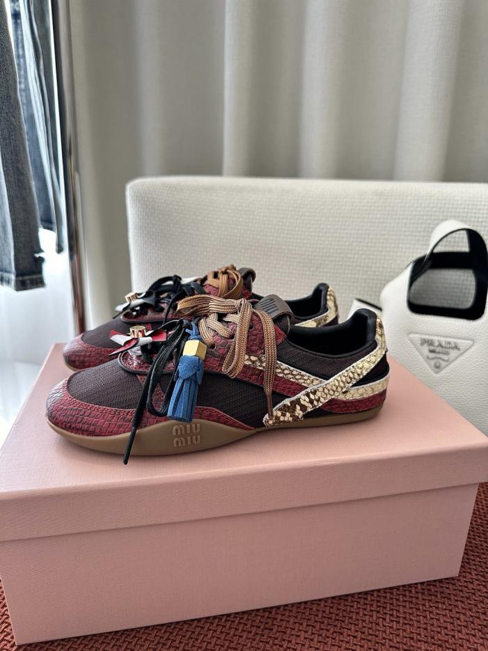 repliche,replica,perfette,siti di,affidabili,migliori siti,dove comprare,1:1,scarpe da ginnastica Scarpe da allenamento tedesche MIUMIU Primavera/Estate, modello retrò color-block, rosse (6UBGBL) repliche,replica,perfette,siti di,affidabili,migliori siti,dove comprare,1:1,scarpe da ginnastica Scarpe da allenamento tedesche MIUMIU Primavera/Estate, modello retrò color-block, rosse (6UBGBL)