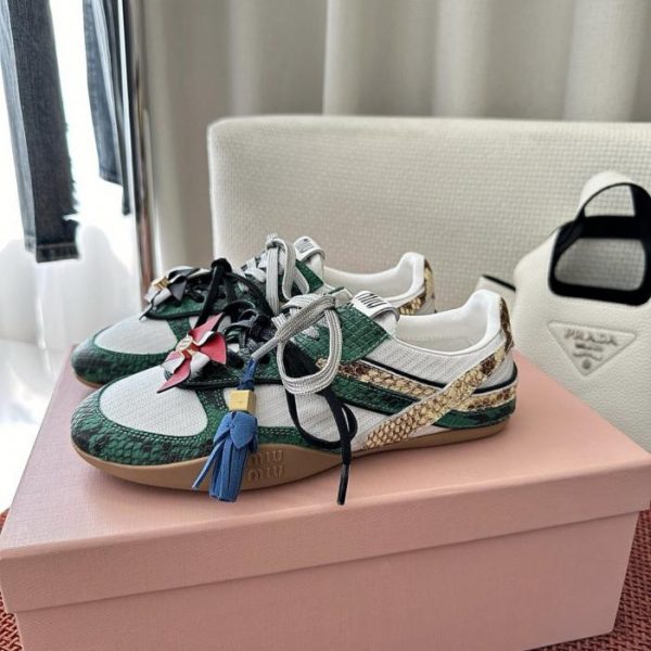 Scarpe da ginnastica tedesche MIUMIU Primavera/Estate, modello retrò color-block, colore verde (VLEF89)