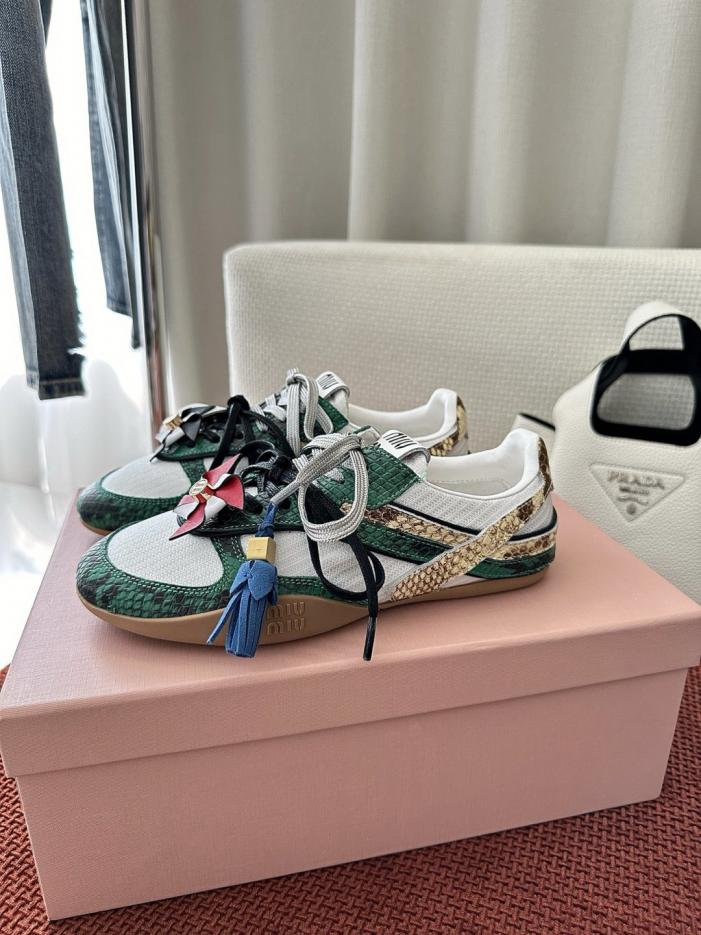 repliche,replica,perfette,siti di,affidabili,migliori siti,dove comprare,1:1,scarpe da ginnastica Scarpe da ginnastica tedesche MIUMIU Primavera/Estate, modello retrò color-block, colore verde (VLEF89) repliche,replica,perfette,siti di,affidabili,migliori siti,dove comprare,1:1,scarpe da ginnastica Scarpe da ginnastica tedesche MIUMIU Primavera/Estate, modello retrò color-block, colore verde (VLEF89)