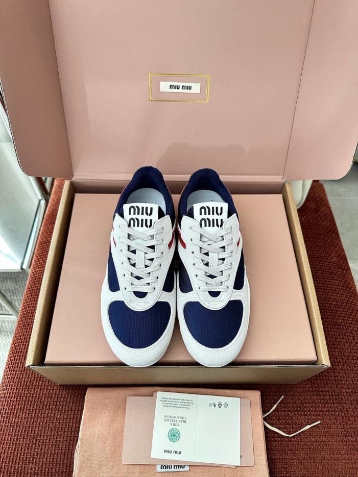 repliche,replica,perfette,siti di,affidabili,migliori siti,dove comprare,1:1,scarpe da ginnastica Scarpe da allenamento tedesche MIUMIU stile retrò con blocchi di colore blu (DER9O1) repliche,replica,perfette,siti di,affidabili,migliori siti,dove comprare,1:1,scarpe da ginnastica Scarpe da allenamento tedesche MIUMIU stile retrò con blocchi di colore blu (DER9O1)