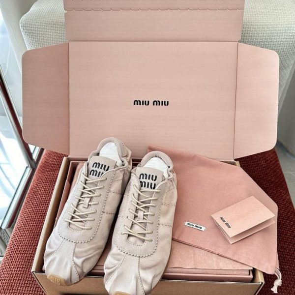 MIUMIU Nuove scarpe da ballo in raso con motivo a piuma, rosa (5W7X2Z)