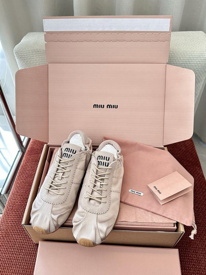 repliche,replica,perfette,siti di,affidabili,migliori siti,dove comprare,1:1,scarpe da ginnastica MIUMIU Nuove scarpe da ballo in raso con motivo a piuma, rosa (5W7X2Z) repliche,replica,perfette,siti di,affidabili,migliori siti,dove comprare,1:1,scarpe da ginnastica MIUMIU Nuove scarpe da ballo in raso con motivo a piuma, rosa (5W7X2Z)