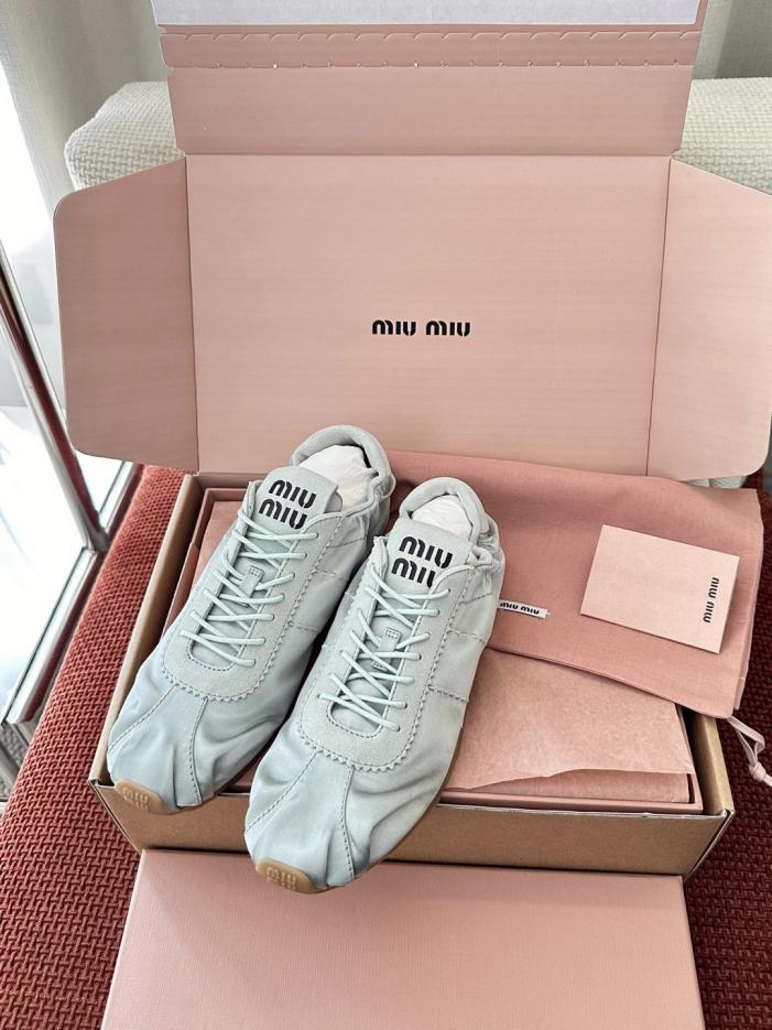 repliche,replica,perfette,siti di,affidabili,migliori siti,dove comprare,1:1,scarpe da ginnastica Nuove ballerine Plume in raso azzurro di MIUMIU (60VLAA) repliche,replica,perfette,siti di,affidabili,migliori siti,dove comprare,1:1,scarpe da ginnastica Nuove ballerine Plume in raso azzurro di MIUMIU (60VLAA)