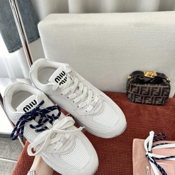 Sneakers casual retrò effetto invecchiato MIUMIU, in mesh bianco (JJ2C32)