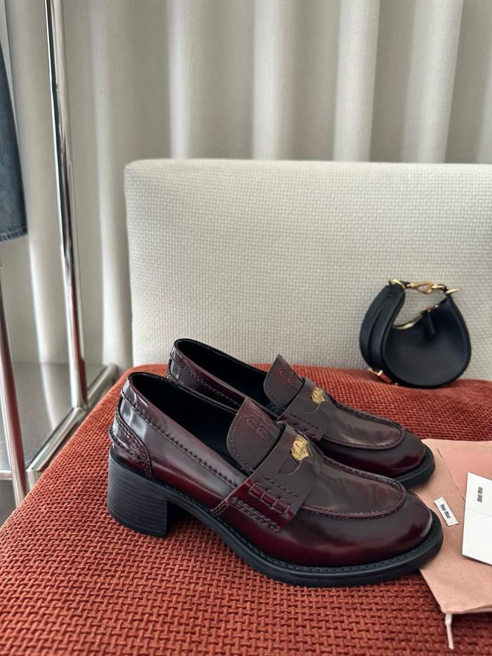 repliche,replica,perfette,siti di,affidabili,migliori siti,dove comprare,1:1,scarpe da ginnastica Mocassini con plateau e tacco grosso in stile retrò MIUMIU, colore rosso intenso (HMC2B6) repliche,replica,perfette,siti di,affidabili,migliori siti,dove comprare,1:1,scarpe da ginnastica Mocassini con plateau e tacco grosso in stile retrò MIUMIU, colore rosso intenso (HMC2B6)