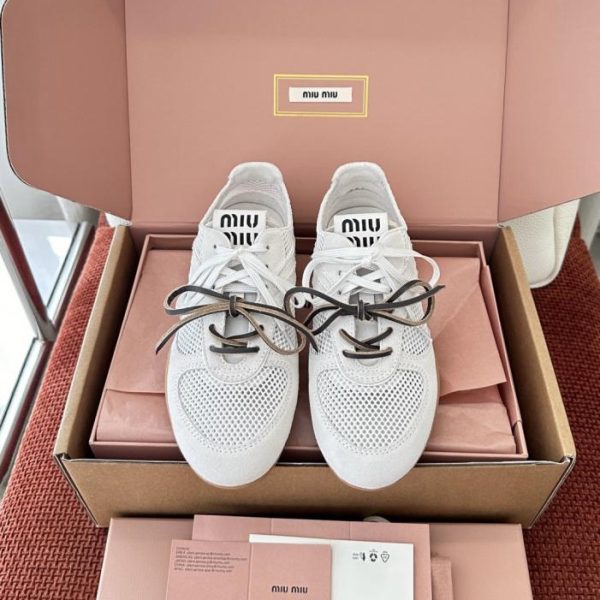 MIUMIU Nuove sneakers da palestra in pelle, bianche (NLOEO2)