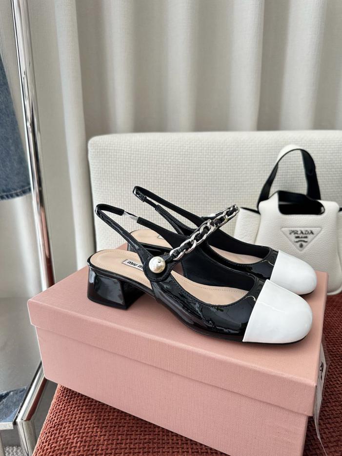 repliche,replica,perfette,siti di,affidabili,migliori siti,dove comprare,1:1,scarpe da ginnastica Sandali con tacco alto e cinturini in pelle verniciata MIUMIU, neri (C3Z9E0) repliche,replica,perfette,siti di,affidabili,migliori siti,dove comprare,1:1,scarpe da ginnastica Sandali con tacco alto e cinturini in pelle verniciata MIUMIU, neri (C3Z9E0)