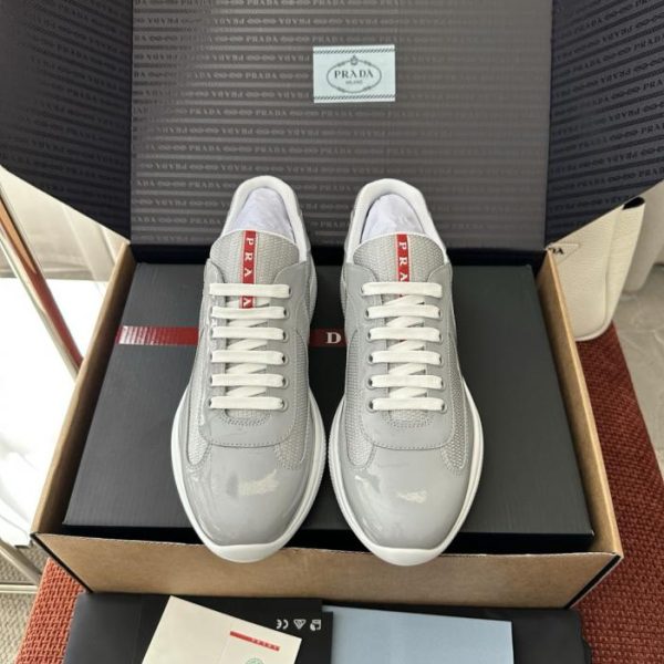 Sneakers Prada America's Cup in pelle verniciata, grigie (1WSYK8)