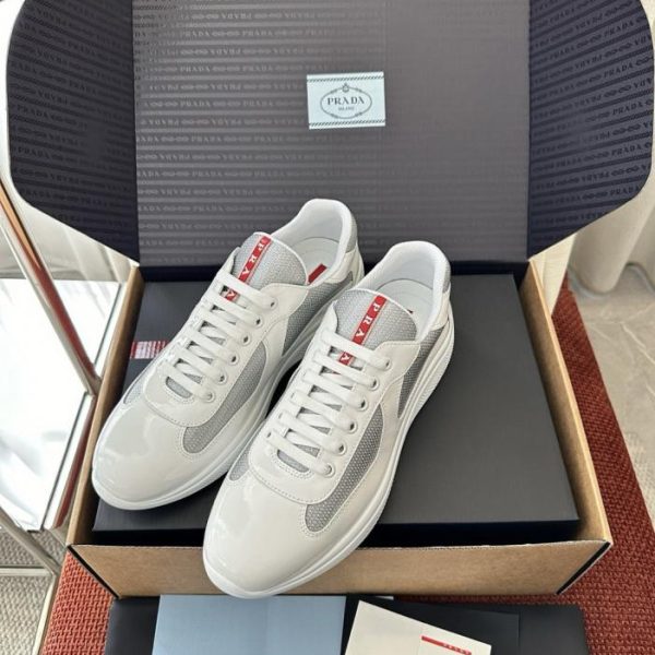 Sneakers Prada America's Cup in pelle verniciata, bianche (QCVCW2)