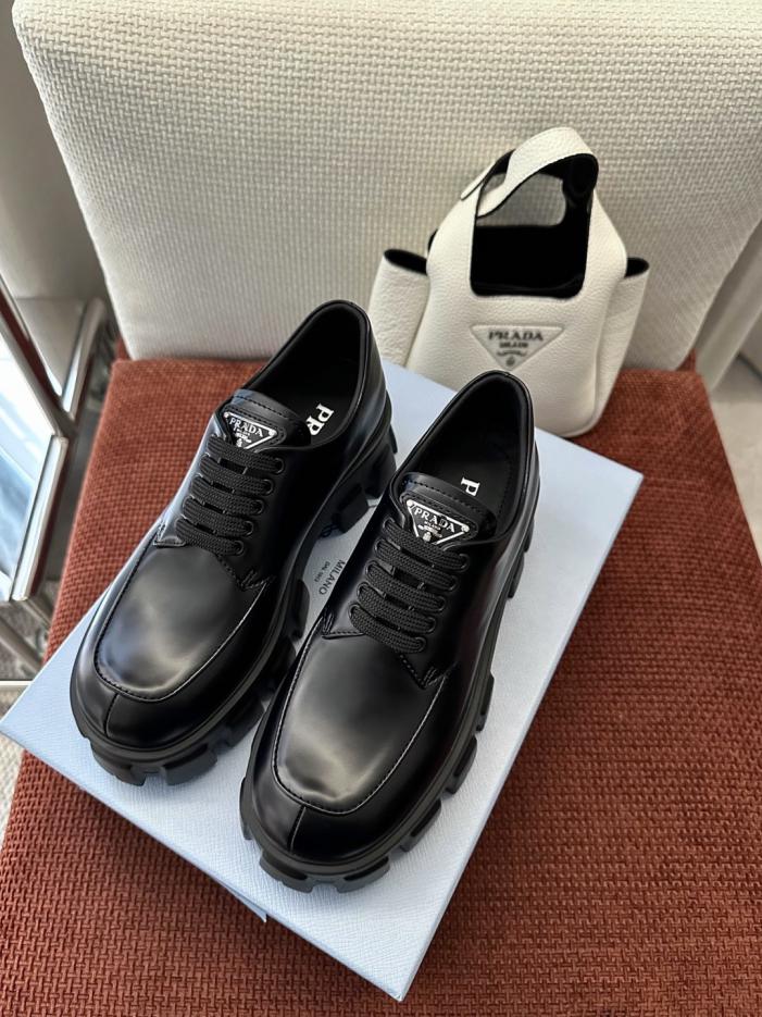 repliche,replica,perfette,siti di,affidabili,migliori siti,dove comprare,1:1,scarpe da ginnastica Nuove scarpe platform con lacci a ingranaggi della serie Monolith di Prada, con logo triangolare e perlina divisa (W3WLCA) repliche,replica,perfette,siti di,affidabili,migliori siti,dove comprare,1:1,scarpe da ginnastica Nuove scarpe platform con lacci a ingranaggi della serie Monolith di Prada, con logo triangolare e perlina divisa (W3WLCA)