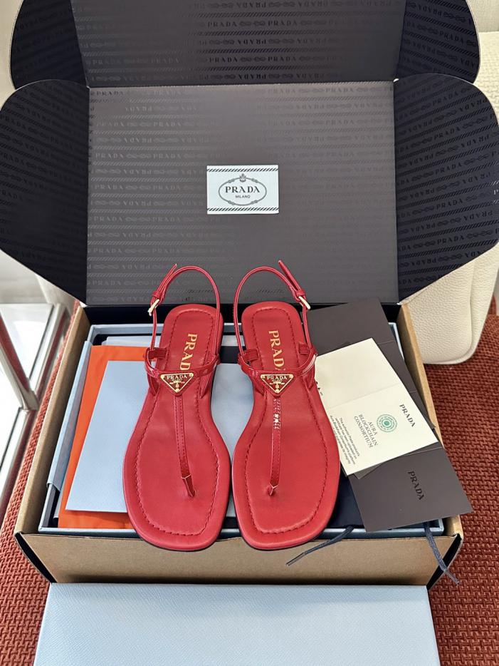 repliche,replica,perfette,siti di,affidabili,migliori siti,dove comprare,1:1,scarpe da ginnastica Infradito Prada in pelle verniciata con logo triangolare, rosse (QJENMV) repliche,replica,perfette,siti di,affidabili,migliori siti,dove comprare,1:1,scarpe da ginnastica Infradito Prada in pelle verniciata con logo triangolare, rosse (QJENMV)