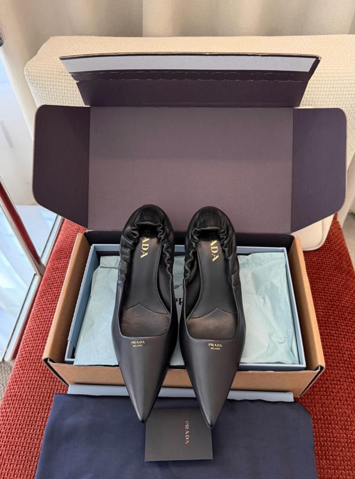 repliche,replica,perfette,siti di,affidabili,migliori siti,dove comprare,1:1,scarpe da ginnastica Le nuove décolleté a punta plissettate di Prada (TTYI8T) repliche,replica,perfette,siti di,affidabili,migliori siti,dove comprare,1:1,scarpe da ginnastica Le nuove décolleté a punta plissettate di Prada (TTYI8T)