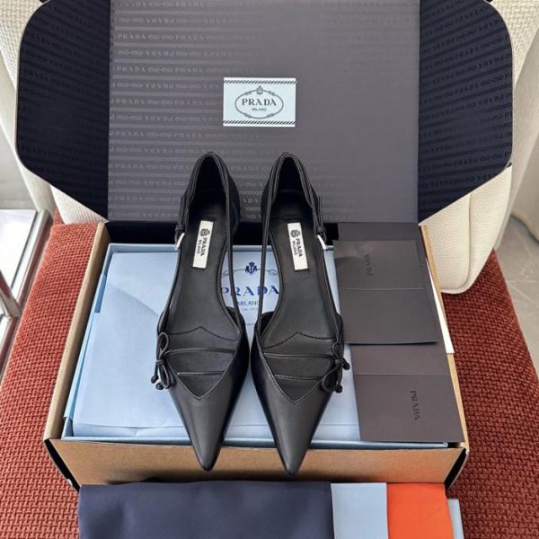 Décolleté Prada in pelle nera opaca, modello da passerella (J8L5HI)