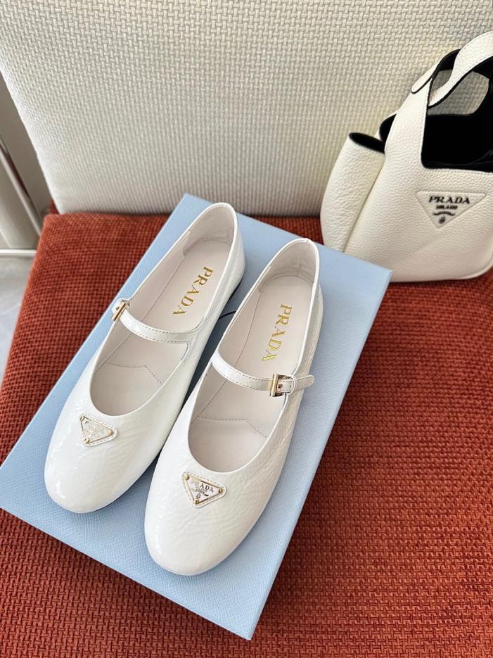 repliche,replica,perfette,siti di,affidabili,migliori siti,dove comprare,1:1,scarpe da ginnastica Ballerine Prada Primavera/Estate in pelle verniciata bianca (SWDEAA) repliche,replica,perfette,siti di,affidabili,migliori siti,dove comprare,1:1,scarpe da ginnastica Ballerine Prada Primavera/Estate in pelle verniciata bianca (SWDEAA)