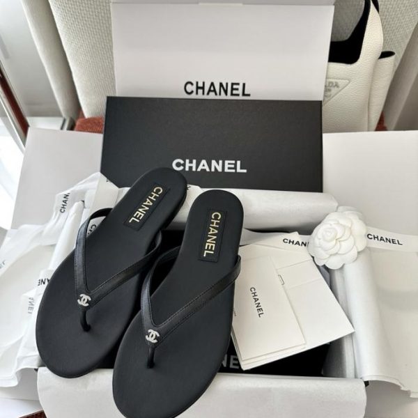 repliche,replica,perfette,siti di,affidabili,migliori siti,dove comprare,1:1,scarpe da ginnastica Infradito classiche Chanel in velluto, pelle nera (QEZH9E)