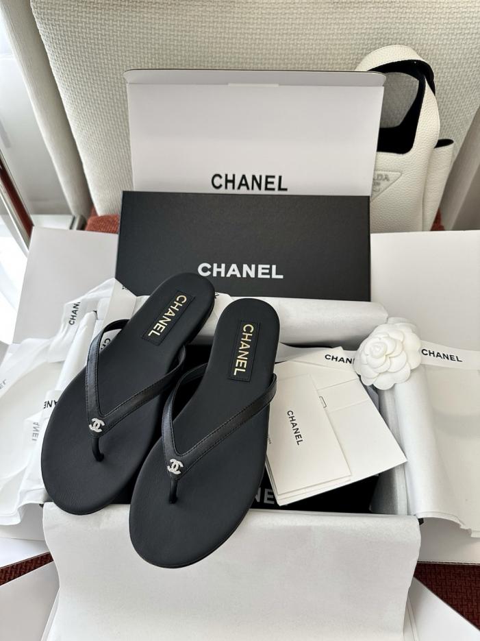 repliche,replica,perfette,siti di,affidabili,migliori siti,dove comprare,1:1,scarpe da ginnastica Infradito classiche Chanel in velluto, pelle nera (QEZH9E) repliche,replica,perfette,siti di,affidabili,migliori siti,dove comprare,1:1,scarpe da ginnastica Infradito classiche Chanel in velluto, pelle nera (QEZH9E)
