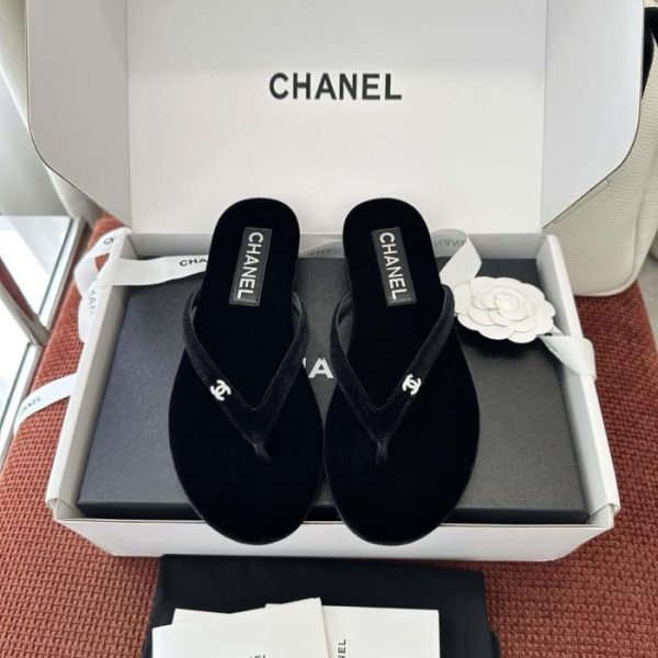 repliche,replica,perfette,siti di,affidabili,migliori siti,dove comprare,1:1,scarpe da ginnastica Infradito classiche in velluto Chanel da passerella (QGDSGQ)