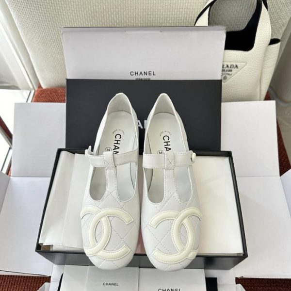 repliche,replica,perfette,siti di,affidabili,migliori siti,dove comprare,1:1,scarpe da ginnastica Chanel ballerine vintage Cambon, bianche, pelle di agnello originale (L4D4E3)