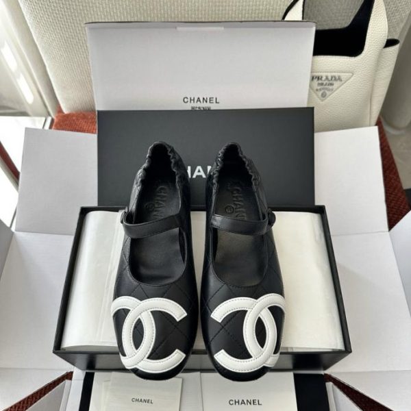 repliche,replica,perfette,siti di,affidabili,migliori siti,dove comprare,1:1,scarpe da ginnastica Ballerine Chanel Vintage Cambon, bianche e nere, in vera pelle di agnello (1DTLZ8)