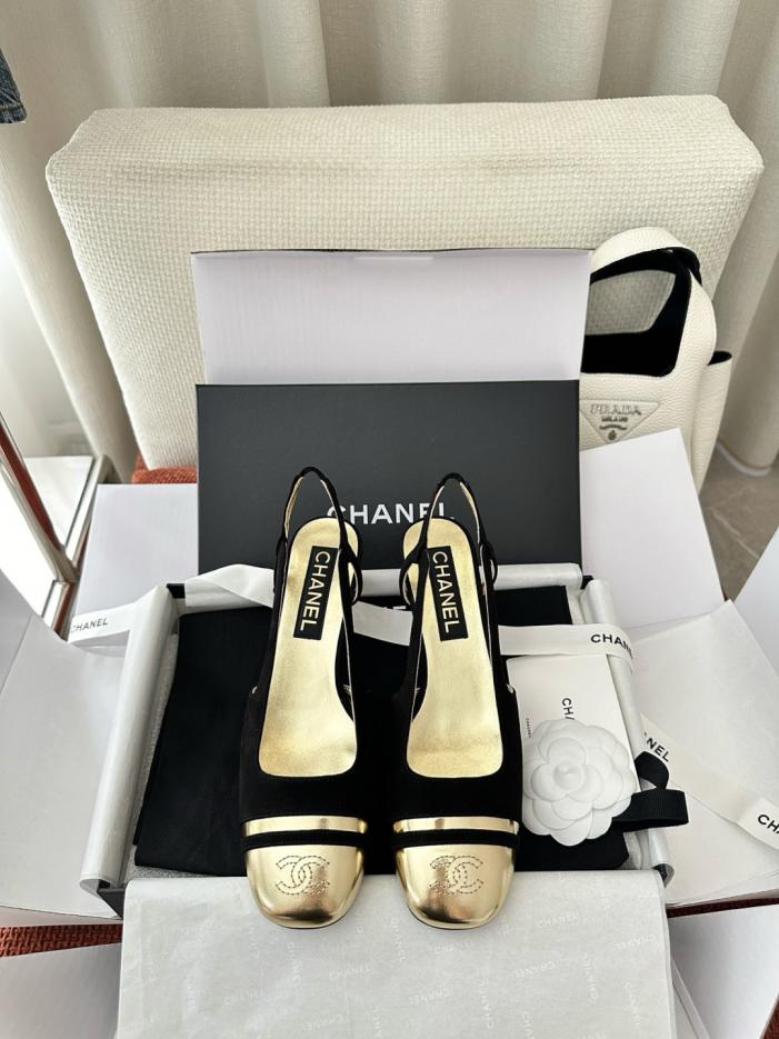 repliche,replica,perfette,siti di,affidabili,migliori siti,dove comprare,1:1,scarpe da ginnastica Sandali vintage Chanel neri e oro a punta quadrata, realizzati in vera pelle di vacchetta (UUYEDW) repliche,replica,perfette,siti di,affidabili,migliori siti,dove comprare,1:1,scarpe da ginnastica Sandali vintage Chanel neri e oro a punta quadrata, realizzati in vera pelle di vacchetta (UUYEDW)