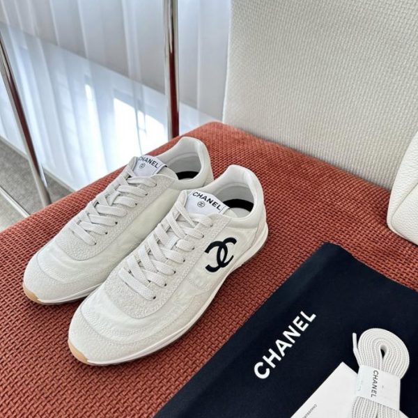 repliche,replica,perfette,siti di,affidabili,migliori siti,dove comprare,1:1,scarpe da ginnastica Le nuove scarpe da ginnastica con doppia C di Chanel (B7K5DT)