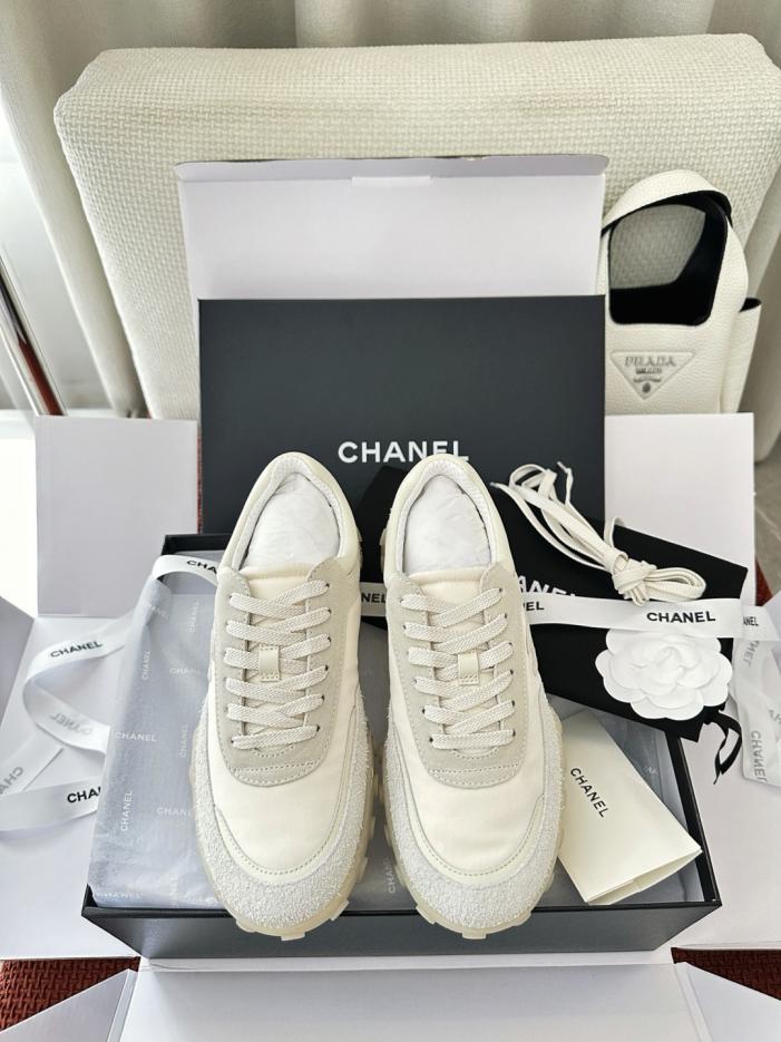 repliche,replica,perfette,siti di,affidabili,migliori siti,dove comprare,1:1,scarpe da ginnastica Nuove sneakers Chanel con doppia C e inserti in pelle color avorio (JQ2IGB) repliche,replica,perfette,siti di,affidabili,migliori siti,dove comprare,1:1,scarpe da ginnastica Nuove sneakers Chanel con doppia C e inserti in pelle color avorio (JQ2IGB)