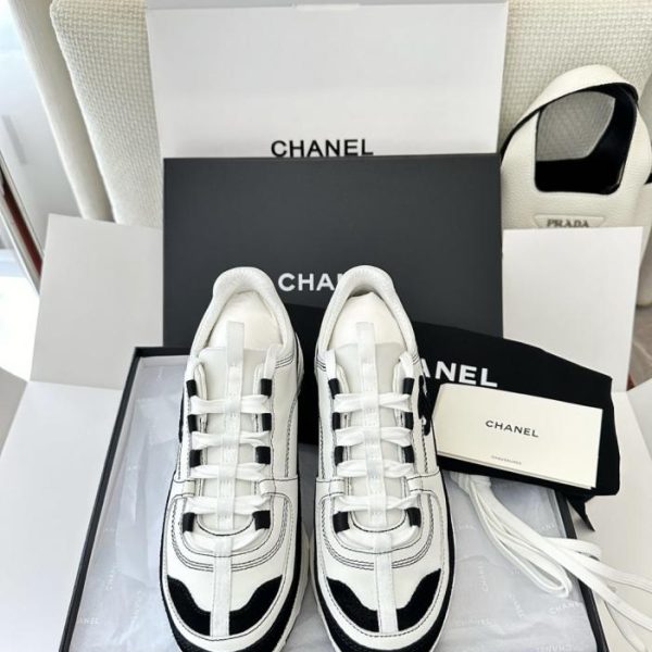 repliche,replica,perfette,siti di,affidabili,migliori siti,dove comprare,1:1,scarpe da ginnastica Le nuove sneakers panda in pelle con doppia C di Chanel (UHG7UV)