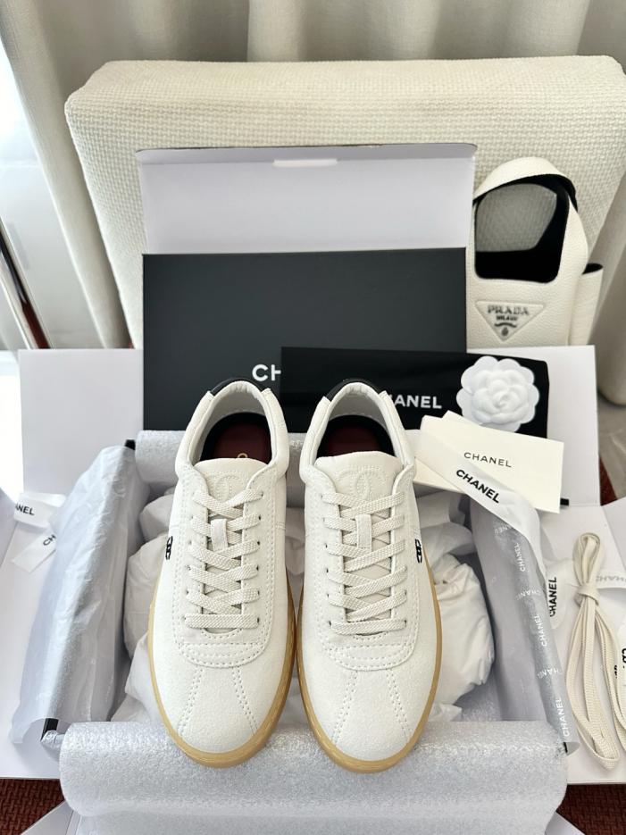 repliche,replica,perfette,siti di,affidabili,migliori siti,dove comprare,1:1,scarpe da ginnastica Le nuove sneakers con doppia C di Chanel, realizzate in pregiata pelle di vitello vellutata (B620C3) repliche,replica,perfette,siti di,affidabili,migliori siti,dove comprare,1:1,scarpe da ginnastica Le nuove sneakers con doppia C di Chanel, realizzate in pregiata pelle di vitello vellutata (B620C3)