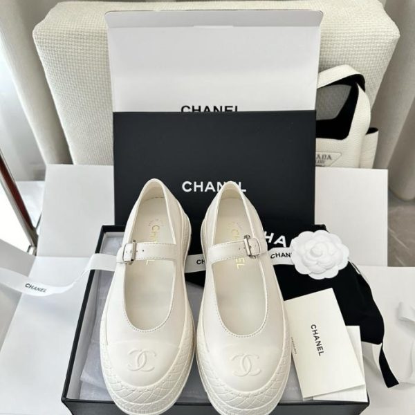 repliche,replica,perfette,siti di,affidabili,migliori siti,dove comprare,1:1,scarpe da ginnastica Chanel Mary Jane con plateau in pelle, bianca, in vera pelle di vitello (UZHRE6)