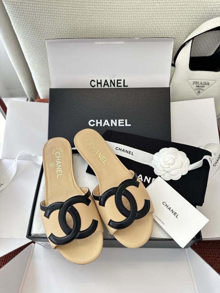 repliche,replica,perfette,siti di,affidabili,migliori siti,dove comprare,1:1,scarpe da ginnastica Sandali piatti Chanel con doppia C traforata, color albicocca, in vera pelle di agnello (CB7772) repliche,replica,perfette,siti di,affidabili,migliori siti,dove comprare,1:1,scarpe da ginnastica Sandali piatti Chanel con doppia C traforata, color albicocca, in vera pelle di agnello (CB7772)