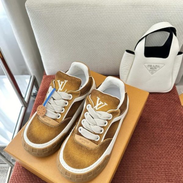 Sneakers LV TILTED in pelle nabuk gialla (Y5GUKG)